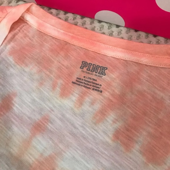 NWT PINK Victoria’s Secret Perfect V-Neck Tee M - Picture 2 of 5
